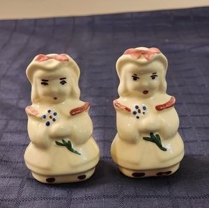 Vintage Shawnee Salt and Pepper Girl With Flower‎